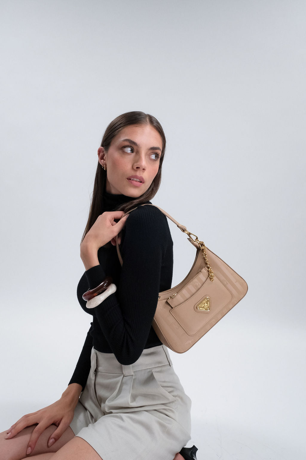 CASTIEL | Schultertasche Mollerus cappuccino beige/gold - frontal