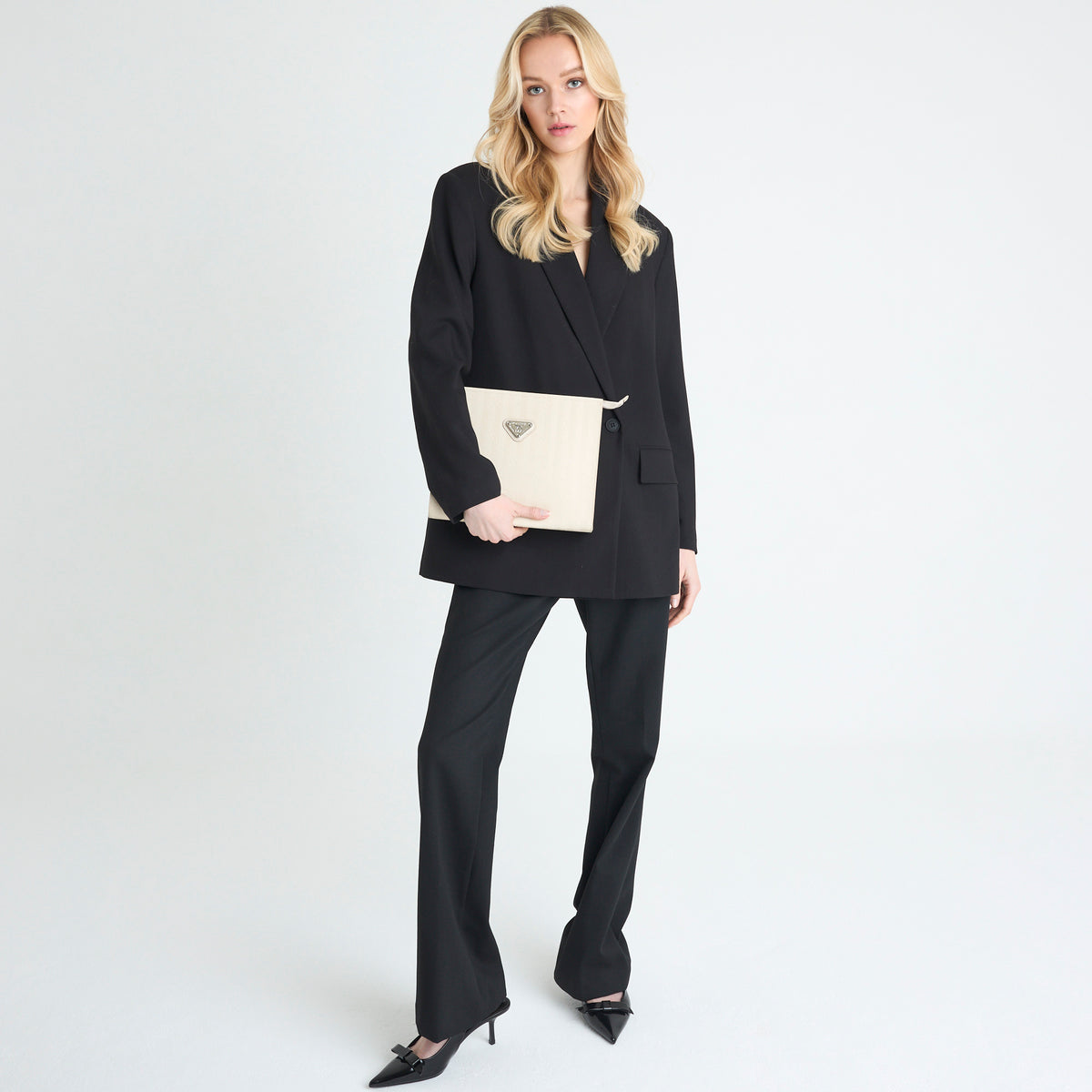 REUTE | Necessaire pearl weiß/silber - full body