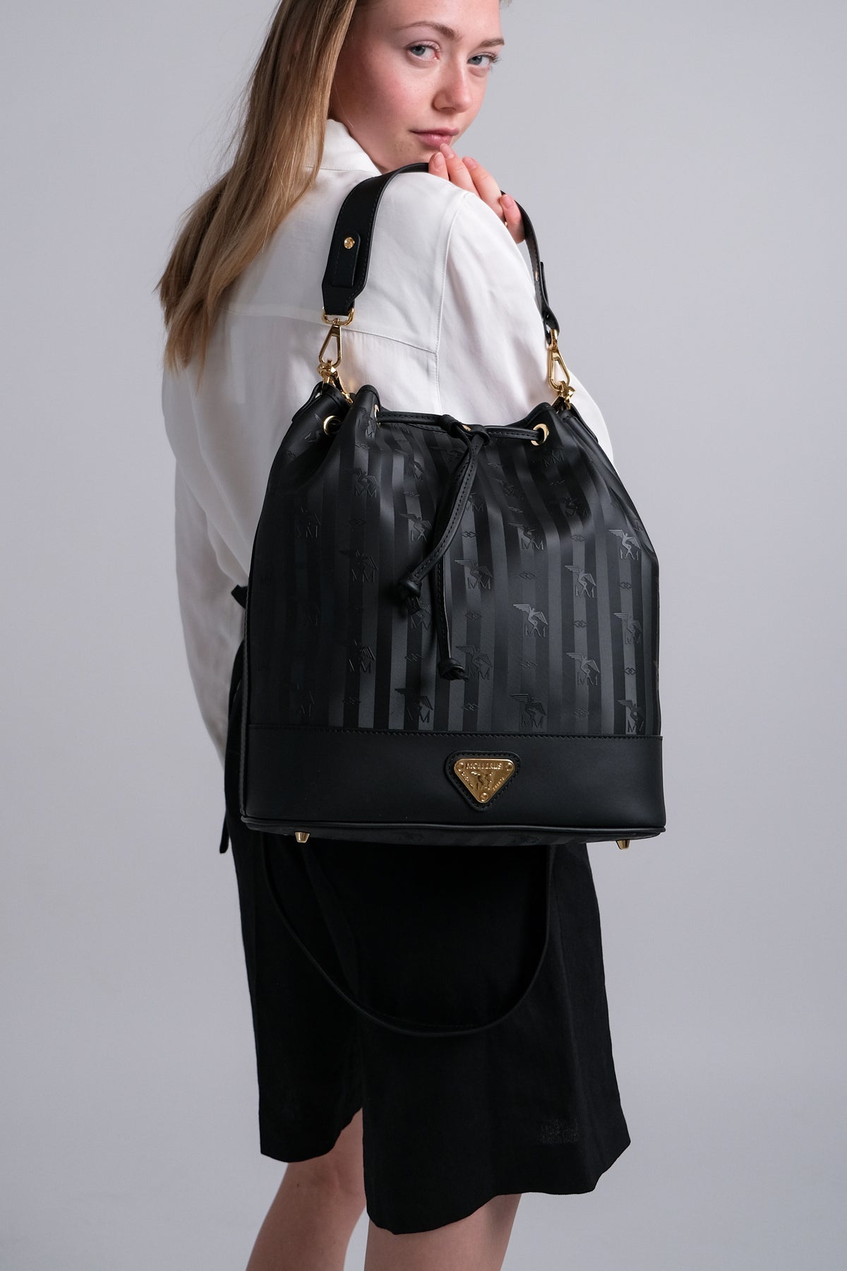 NIESEN | Beuteltasche Mollerus schwarz/gold
