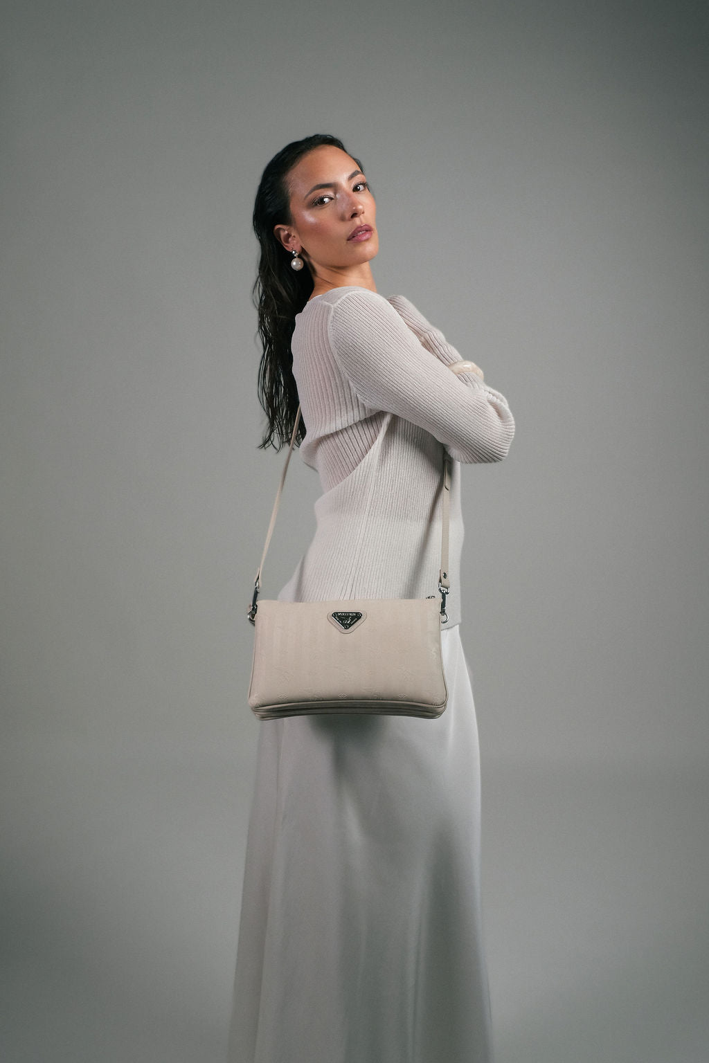 GLAND | Umhängetasche Mollerus pearl weiss/silber