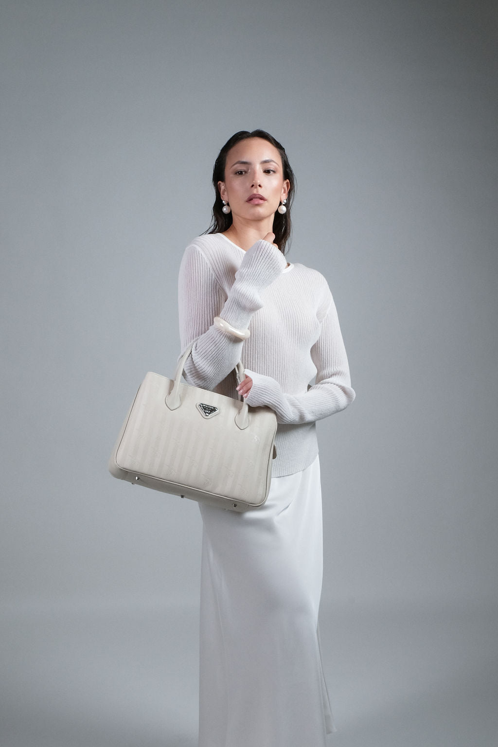 DONAT | Handtasche Mollerus pearl weiss/silber