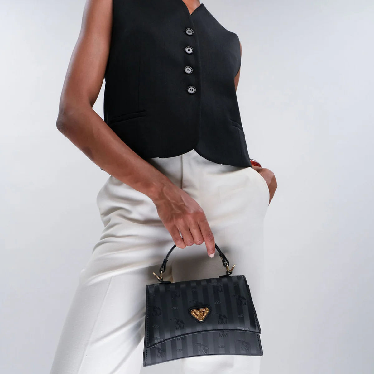 ROMONT | Umhängetasche Mollerus classic schwarz/gold