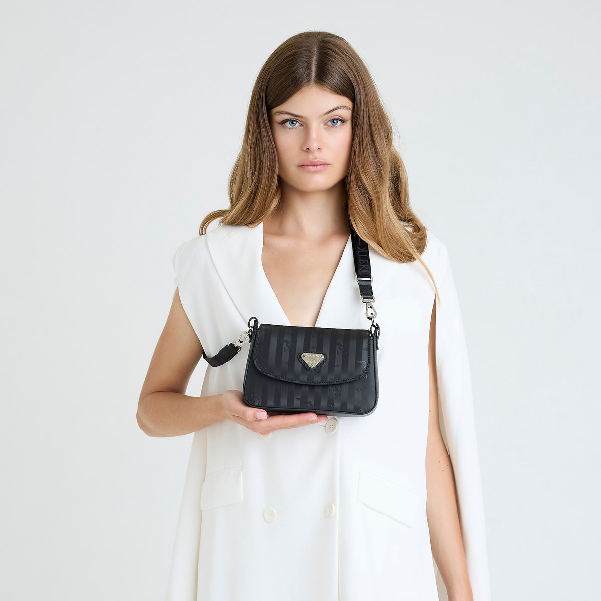 PIZY | Shoulder bag Mollerus classic black/silver