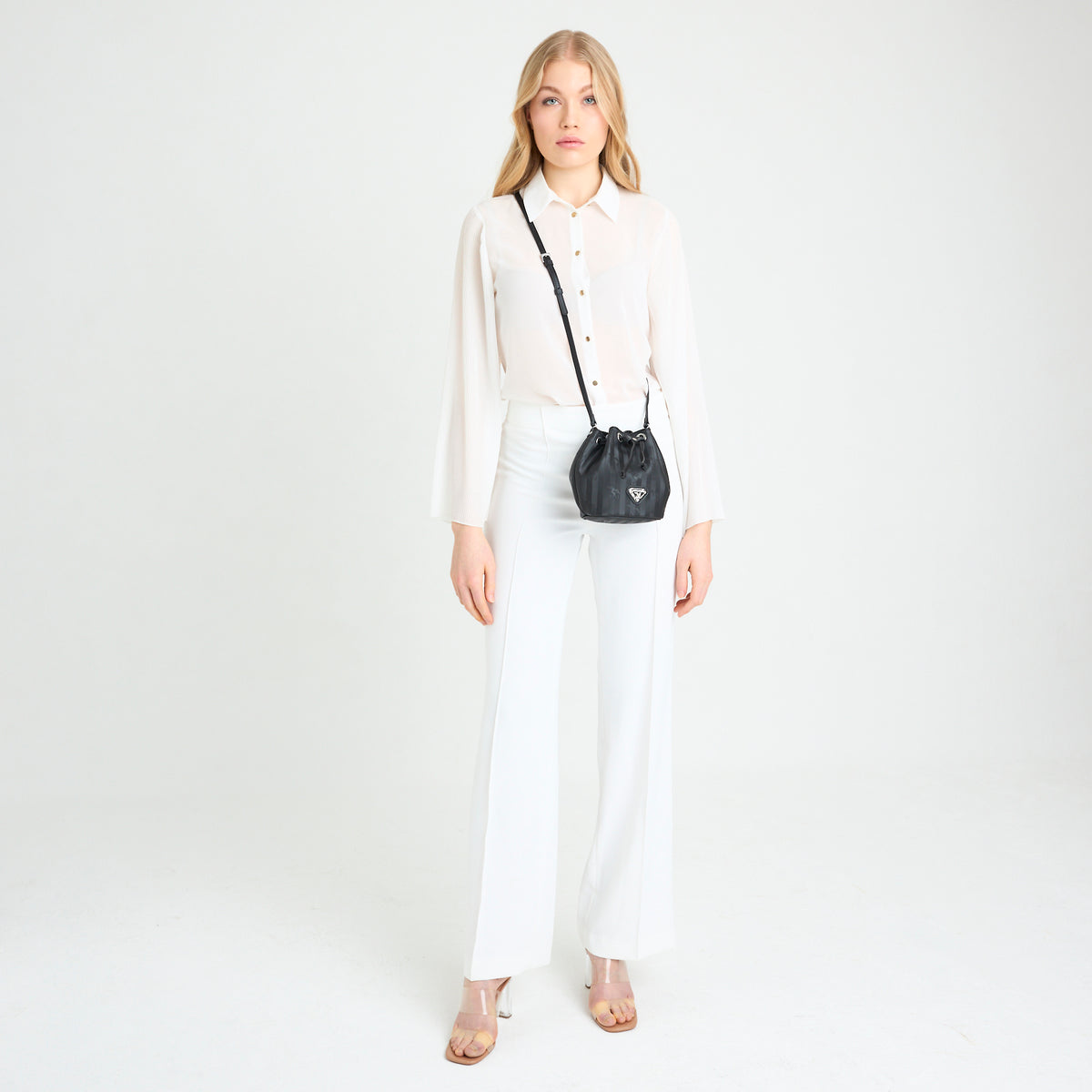 VERBIER |  Beuteltasche klein schwarz/silber - full body