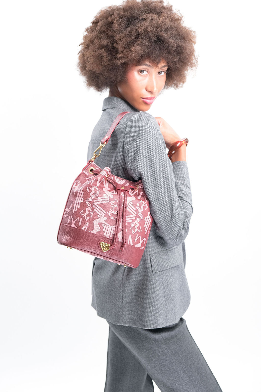 SION | Mollerus Maze bubble antique/gold bucket bag