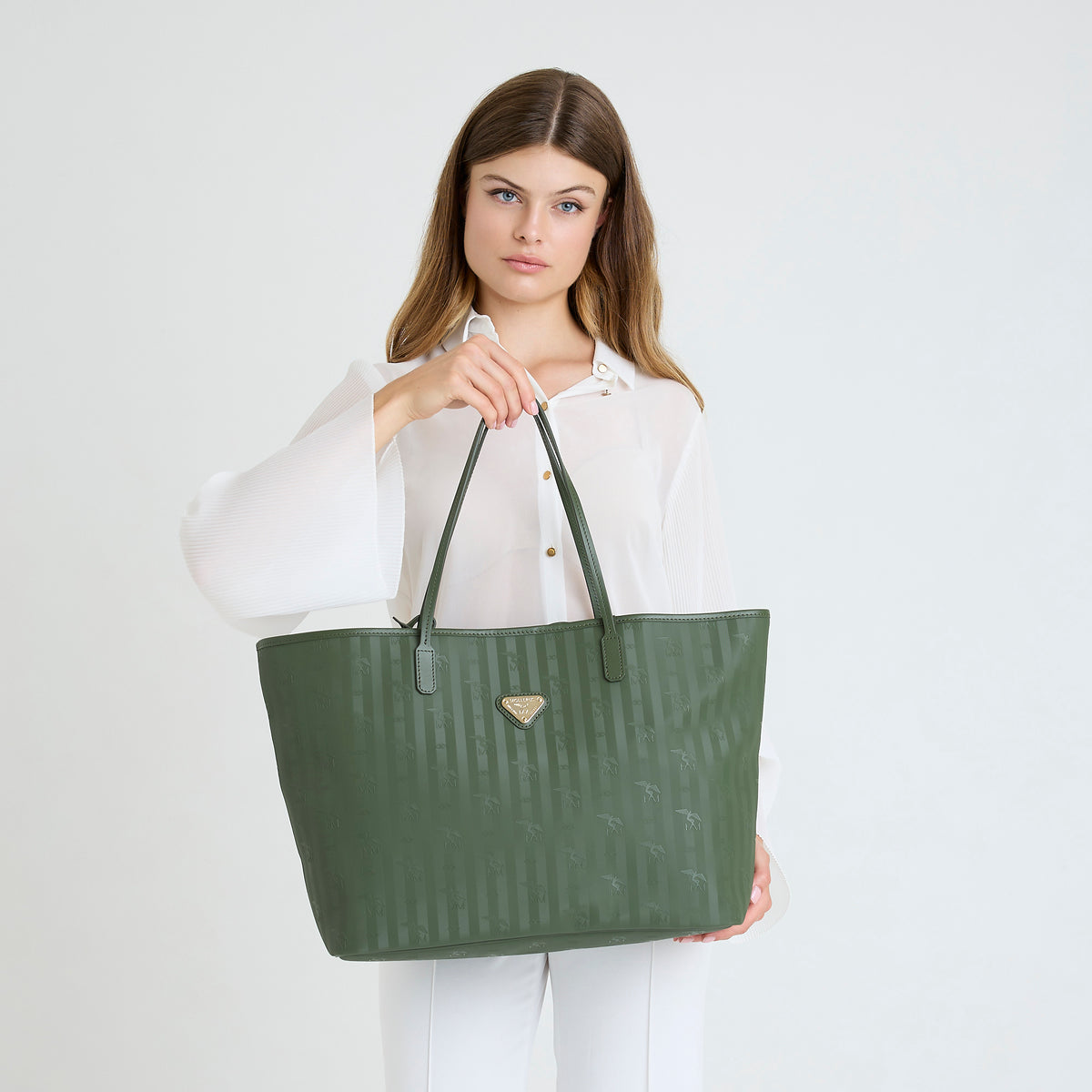 ZUERICH | Shopper Mollerus olive grün/gold - on body