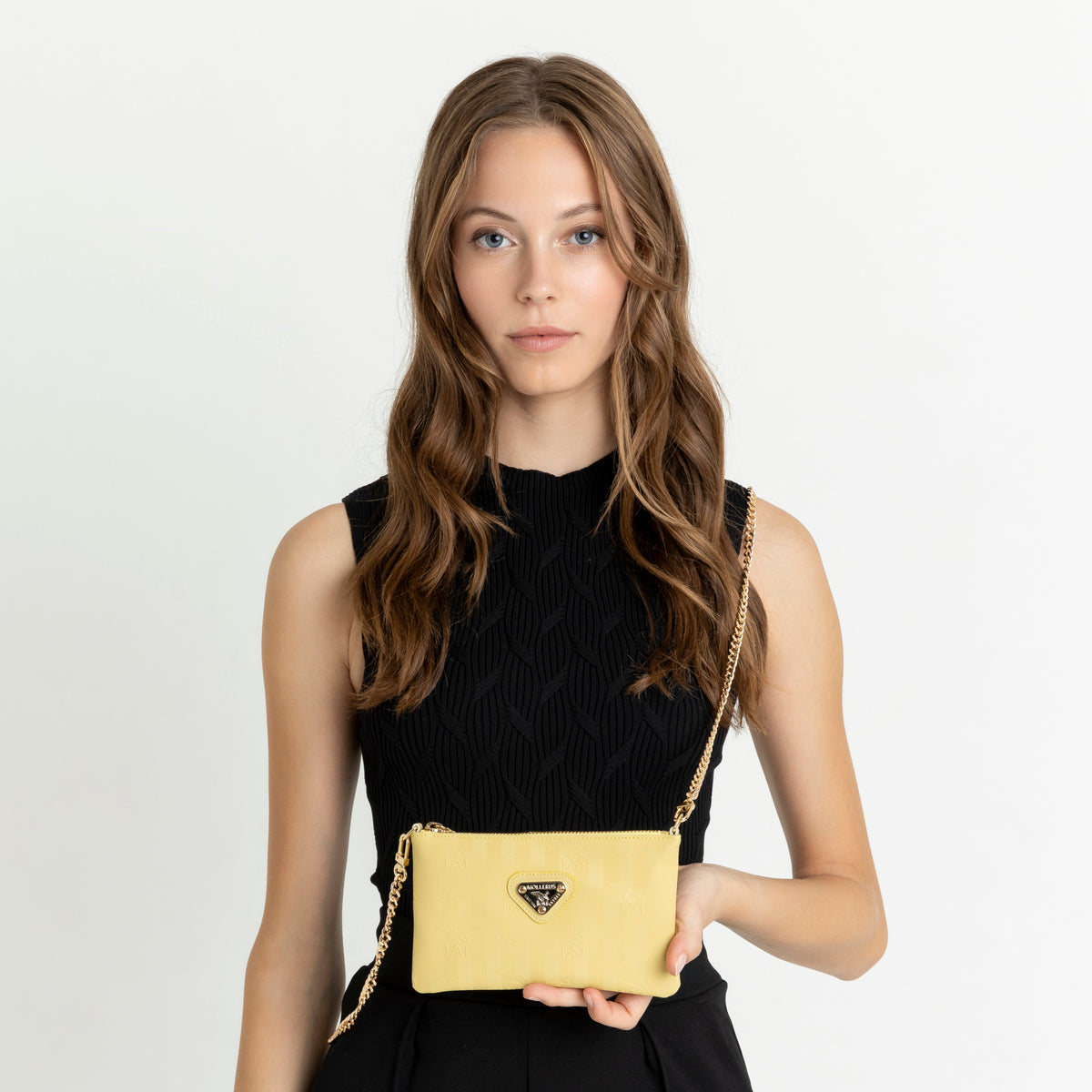 ARVIGO | Kettentasche ginger gelb/gold - ON BODY